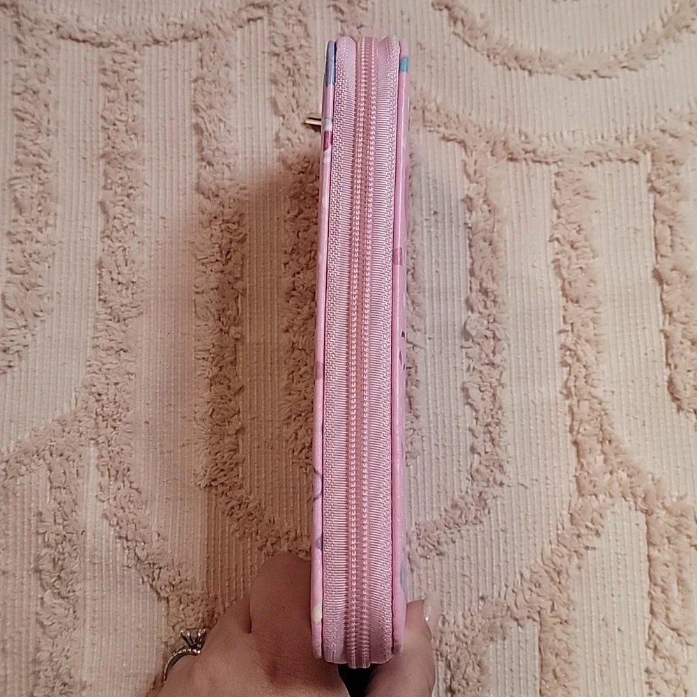 Hello Kitty Multi-slots card holder, purse for daily use, pink. NWOT.